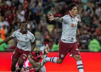 De virada, Fluminense vence Flamengo e conquista a Taça Guanabara