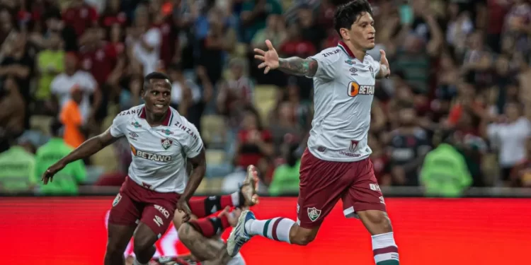 De virada, Fluminense vence Flamengo e conquista a Taça Guanabara