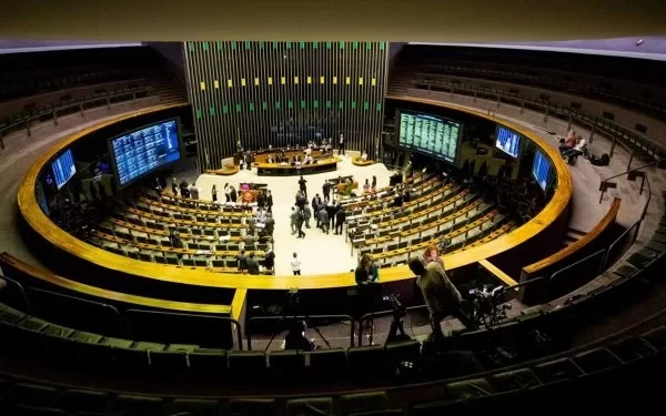 Opositor de Lula, deputado do União será relator do novo arcabouço fiscal