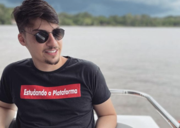 Renan Bolsonaro é nomeado para cargo no Senado com salário de quase R$ 10 mil