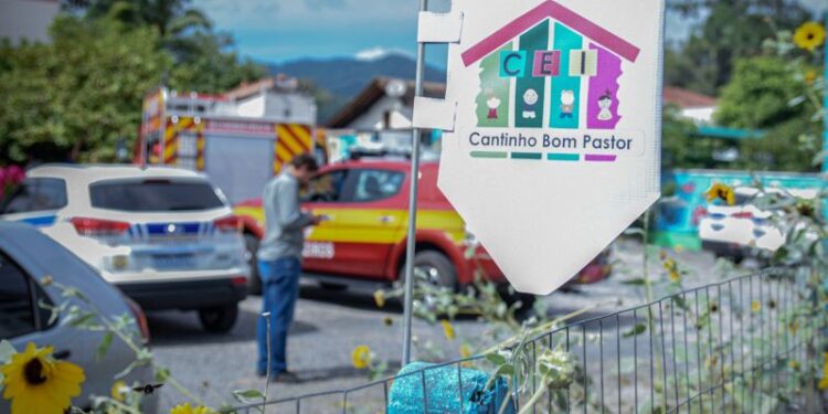 ‘Quando ouvi os gritos, me tranquei na sala com os bebês’