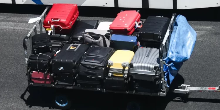 PF prende grupo que trocava etiquetas de bagagens no aeroporto de SP e enviava drogas à Alemanha