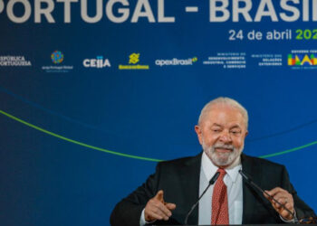 Apenas Diplomas do ensino fundamental e médio brasileiro passam a ser reconhecido em Portugal; entenda