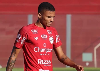 Jogador é banido do futebol por envolvimento em esquema de manipulação de resultados