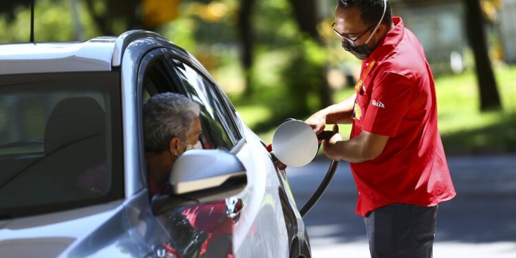 Gasolina ficará mais cara nesta quinta em Minas; saiba por que em 4 pontos