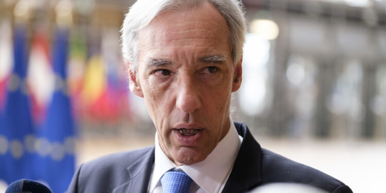 Naufrágio ao largo da Grécia “envergonha” a Europa, diz Gomes Cravinho