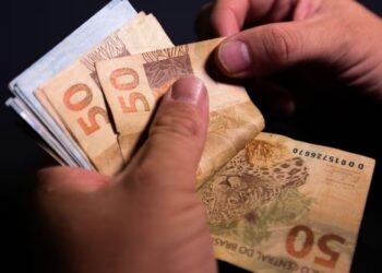 Saque de R$ 25,4 bilhões do PIS/Pasep está disponível; veja quem pode sacar