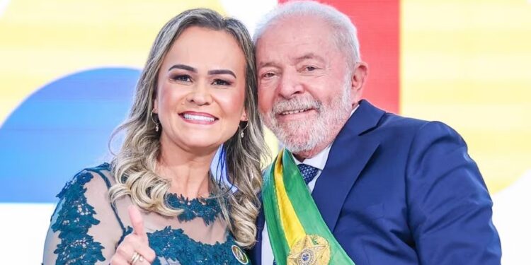 Lula decide manter Daniela Carneiro como ministra por enquanto