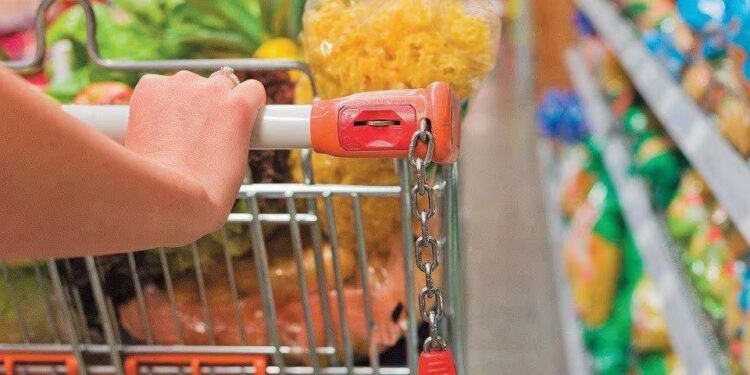 Classe média fica mais endividada e mais inadimplente, diz CNC