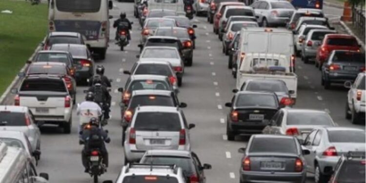 Motoristas de MG poderão parcelar IPVA de 2023 em 12 vezes; veja como