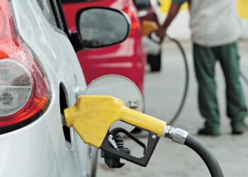 Postos não conseguem comprar gasolina e dizem que pode faltar combustível em MG
