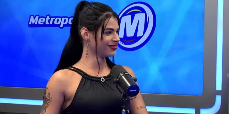 Vídeo;Trans Sophia Barclay afirma que fez suruba com Neymar e Pedro Scooby e que os dois homens se comeram.