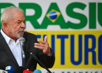 “Isso é um problema da Justiça que não mexe com a tranquilidade do governo”, diz Lula sobre Bolsonaro