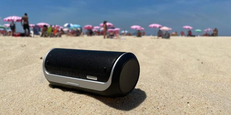 Em Portugal, multa para quem usar caixa de som nas praias pode chegar a R$20 mil