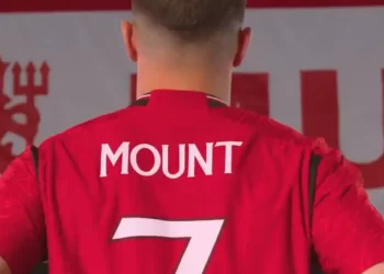 Manchester United anuncia herdeiro da camisa 7 de Cristiano Ronaldo