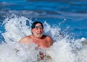 Na Bahia, Presidente do Brasil publica foto tomando banho de mar: ‘Para recuperar as energias’