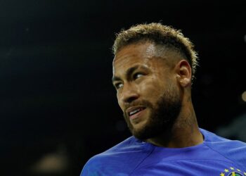 Neymar multado em três milhões de euros por crimes ambientais no Brasil