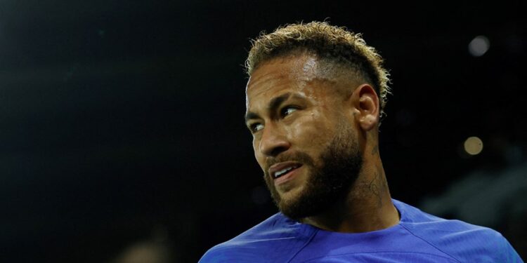 Neymar multado em três milhões de euros por crimes ambientais no Brasil