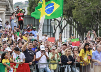 Mais de 700 mil peregrinos foram transportados  no primeiro dia  de JMV em Lisboa