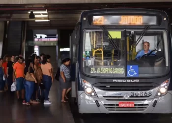 Empresas de ônibus de BH deixam de receber R$ 1 mi por falta de pontualidade