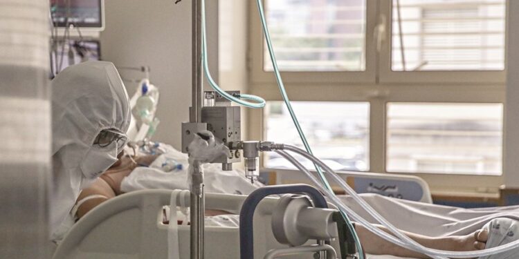 OMS adverte que estirpe EG.5 da Covid-19 pode aumentar infeções e tornar-se dominante