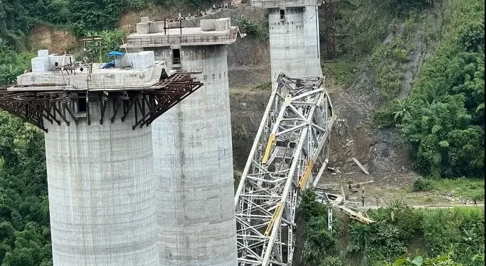 Ponte em construção na Índia desaba e mata vários trabalhadores