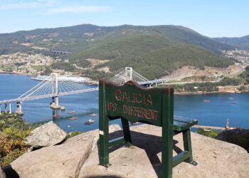 Misterioso e famoso, banco instalado em alto de montanha é considerado o melhor banco do mundo.