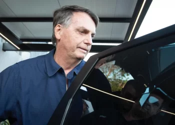 Bolsonaro volta a São Paulo para consulta médica