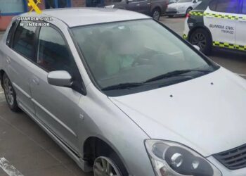 “Saia faíscas de fogo na rodovia”. Português multado após conduzir carro sem pneu na Espanha