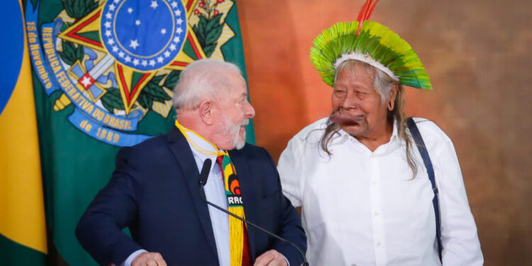 Lula não cumpriu o que me prometeu, diz cacique Raoni
