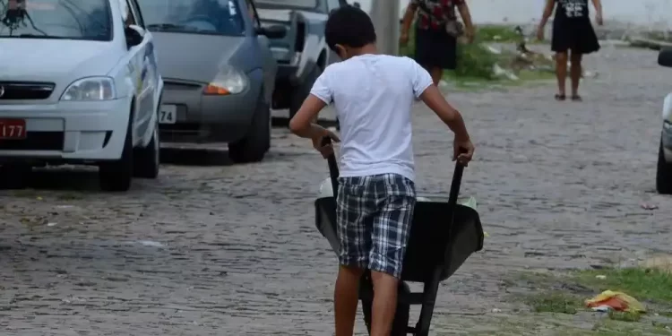 Inspeção identifica 1.871 crianças e adolescentes em trabalho ilegal no Brasil