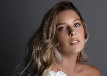 Julgamento da morte da cantora Sara Carreira começou hoje