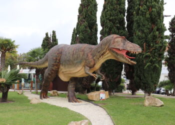 Dino Parque, o maior parque temático de dinossauros ao ar livre da Europa