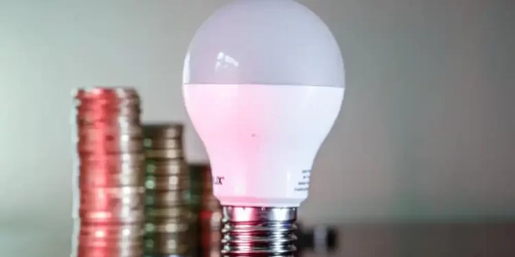 Governo prepara MP que pode aumentar a conta de luz; entenda