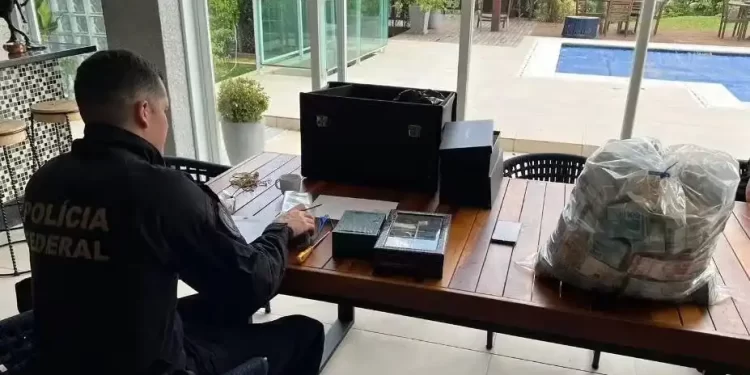 PF faz megaoperação contra doleiros que movimentaram mais de R$ 4 bilhões
