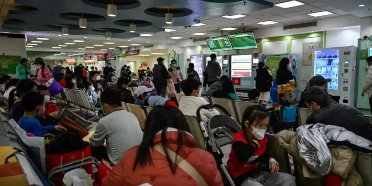 Doença respiratória atinge crianças e lota hospitais na China; OMS pede dados