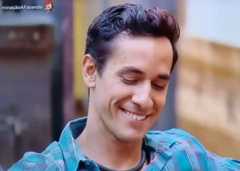 A Fazenda: Henrique Martins é o sexto eliminado