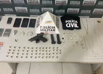 Homem é preso após ser achado com joias de ouro e arma em Governador Valadares