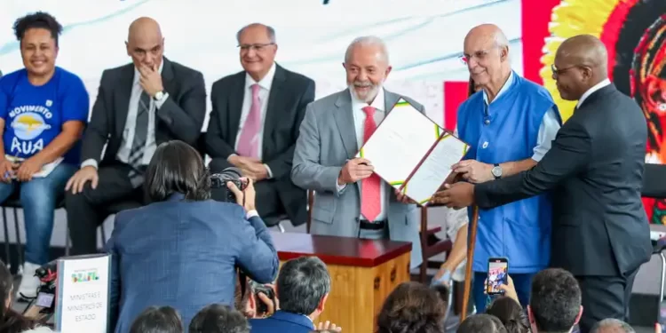 Governo anuncia R$ 1 bilhão para Plano Ruas Visíveis – pelo direito ao futuro da população em situação de rua