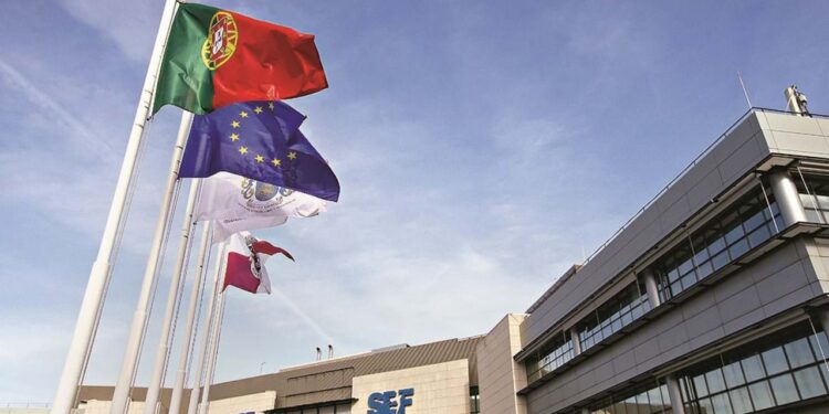 Vistos vão ser renovados automaticamente para imigrantes sem registo criminal