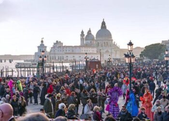 Por que Veneza vai proibir grandes grupos de turistas e caixas de som