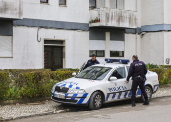Idosa de 76 anos reage a assalto e morre esfaqueada no meio da rua em Portugal