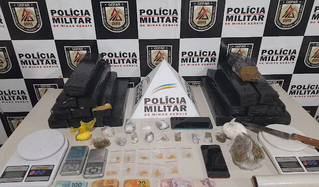 Alvo de denúncias sobre a venda de drogas por rede social e o delivery dos entorpecentes com uso de moto é preso com porção de maconha
