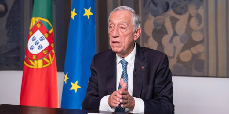 Presidente de Portugal dissolve parlamento e convoca eleições antecipadas