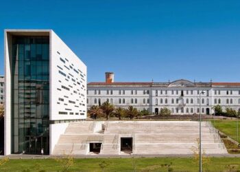 Universidade Nova prepara  projeto para juntar quem vive sozinho estudantes à procura de quarto