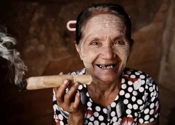 Cigarro de palha é menos prejudicial que o industrializado?