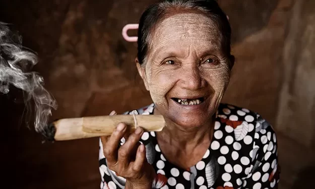 Cigarro de palha é menos prejudicial que o industrializado?