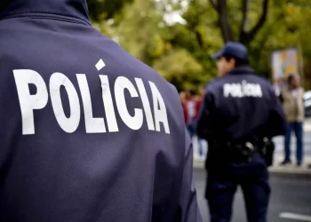 Homem  mascarado com arma de fogo assalta banco na Ilha da Madeira e foge com mais de 240 mil euros.