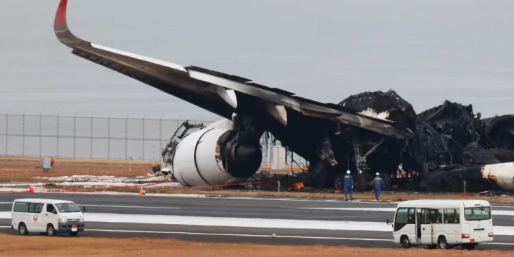 Acidente no Japão: avião da Guarda Costeira não tinha permissão para decolar