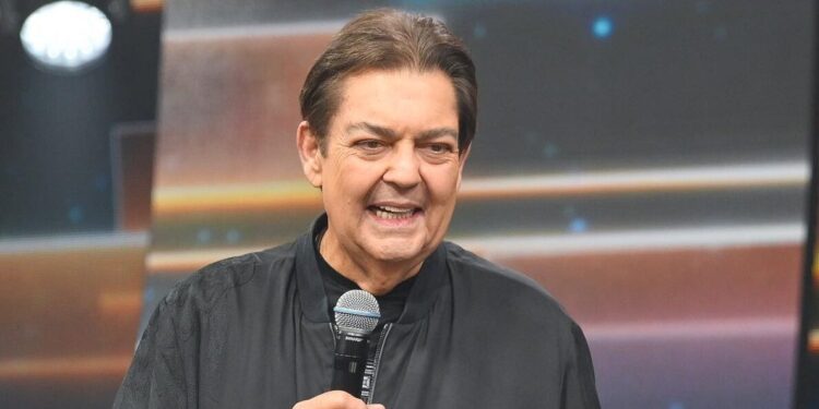 Faustão é internado às pressas, em São Paulo, e deve ser submetido a novo transplante